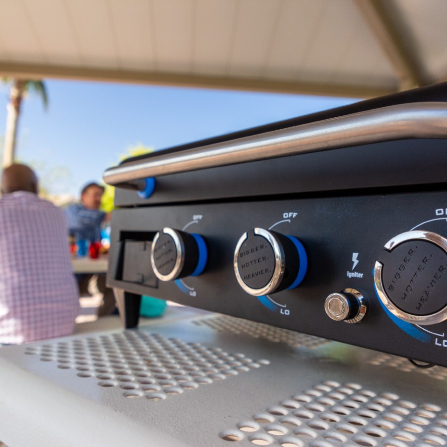 additioanl image for  Pit Boss 3-Burner Ultimate Plancha+Cart 